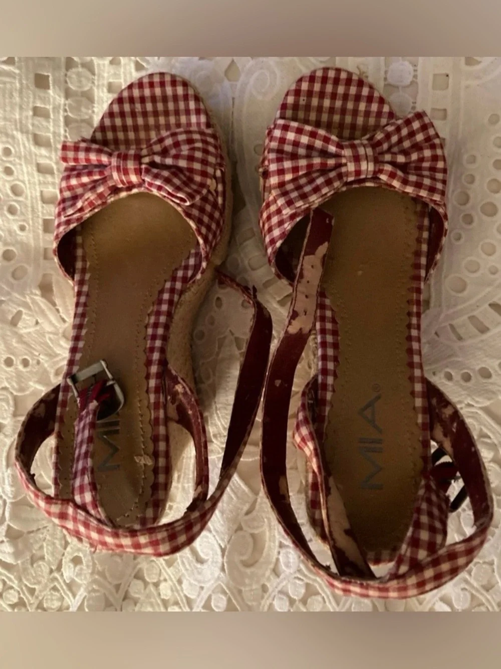 MIA Aleena red-and-white gingham espadrille wedge sandals. Size 7and1/2